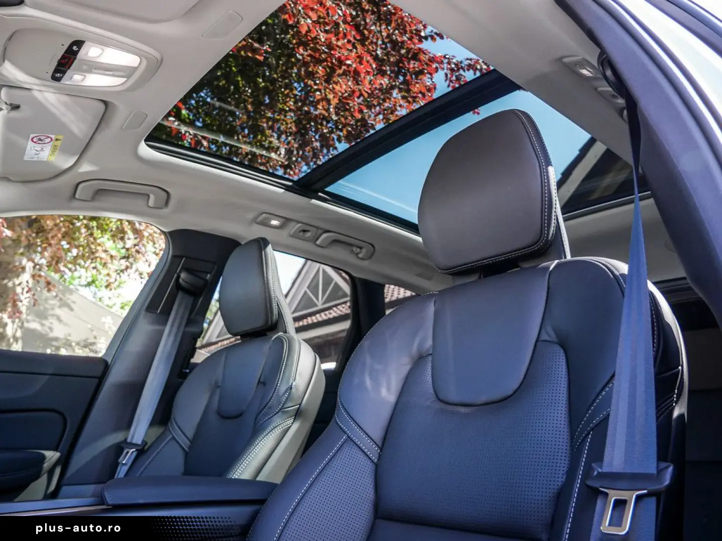 VOLVO XC60 T8 Ultra Dark Recharge Plug-In Hybrid