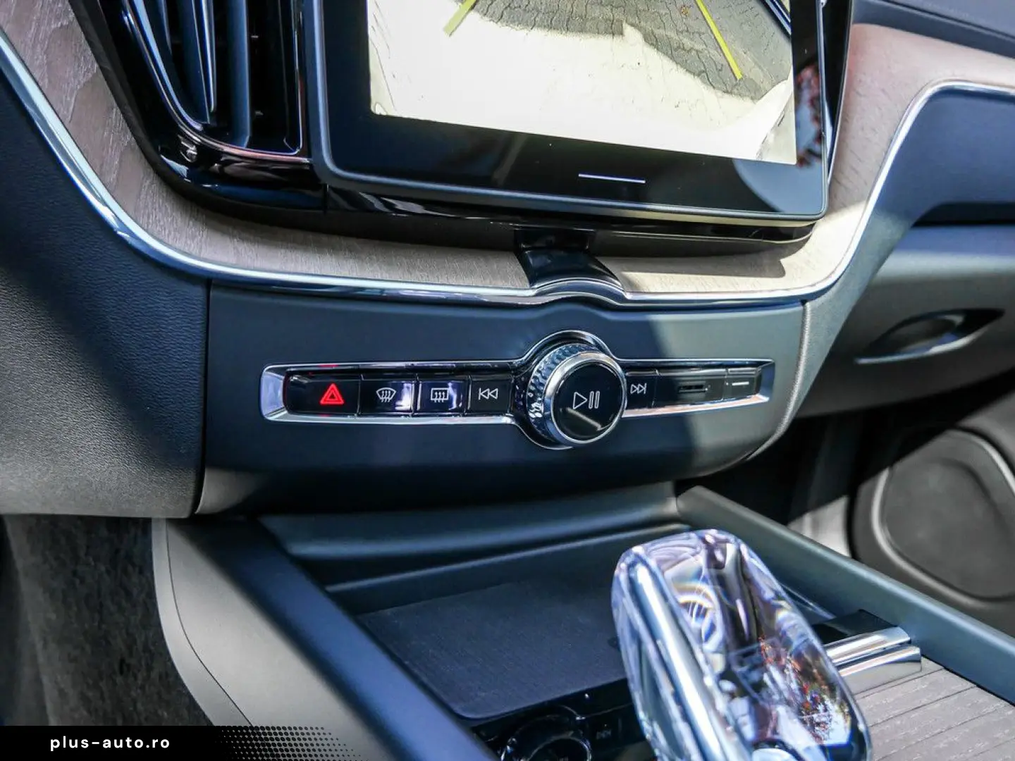 VOLVO XC60 T8 Ultra Dark Recharge Plug-In Hybrid