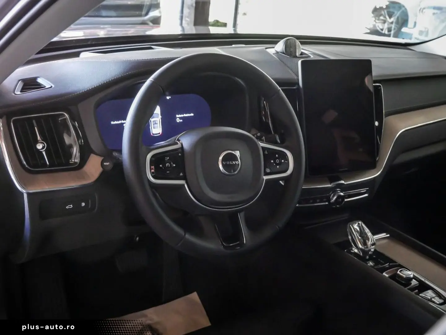 VOLVO XC60 T8 Ultra Dark Recharge Plug-In Hybrid