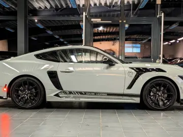 FORD Mustang Dark Horse S650