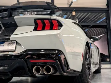 FORD Mustang Dark Horse S650