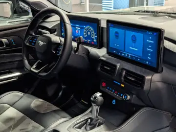 FORD Mustang Dark Horse S650