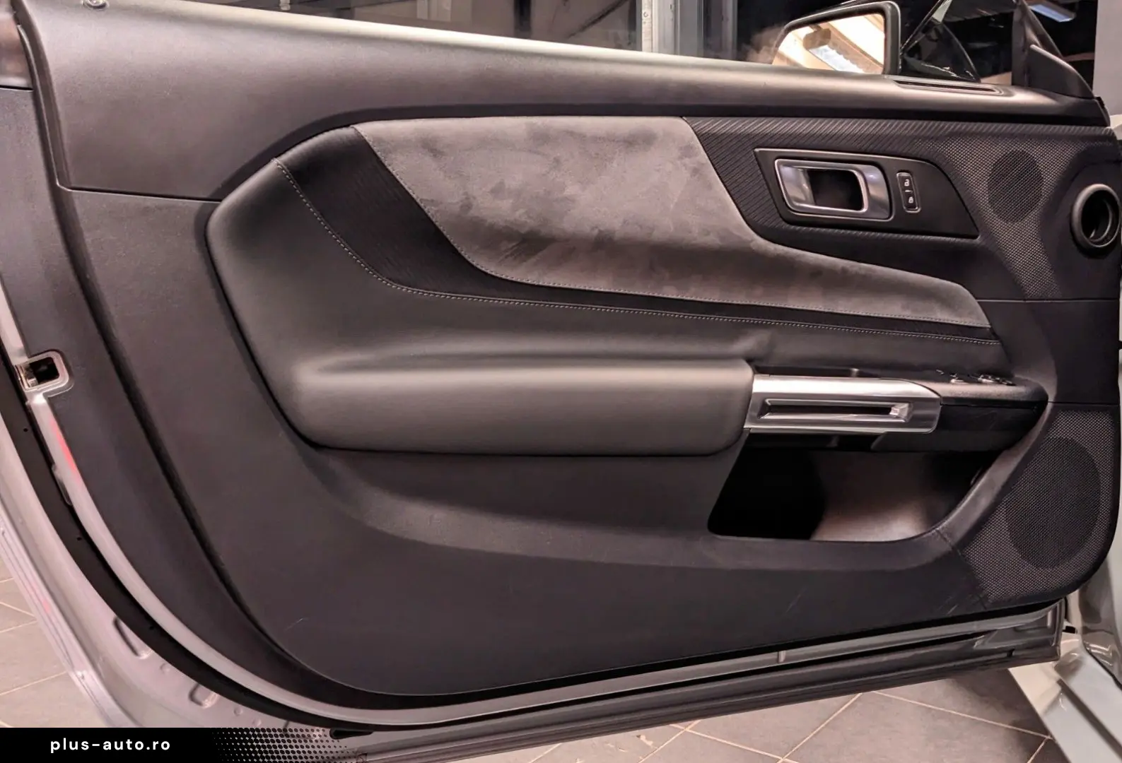 FORD Mustang Dark Horse S650