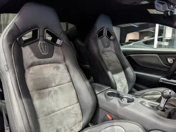 FORD Mustang Dark Horse S650