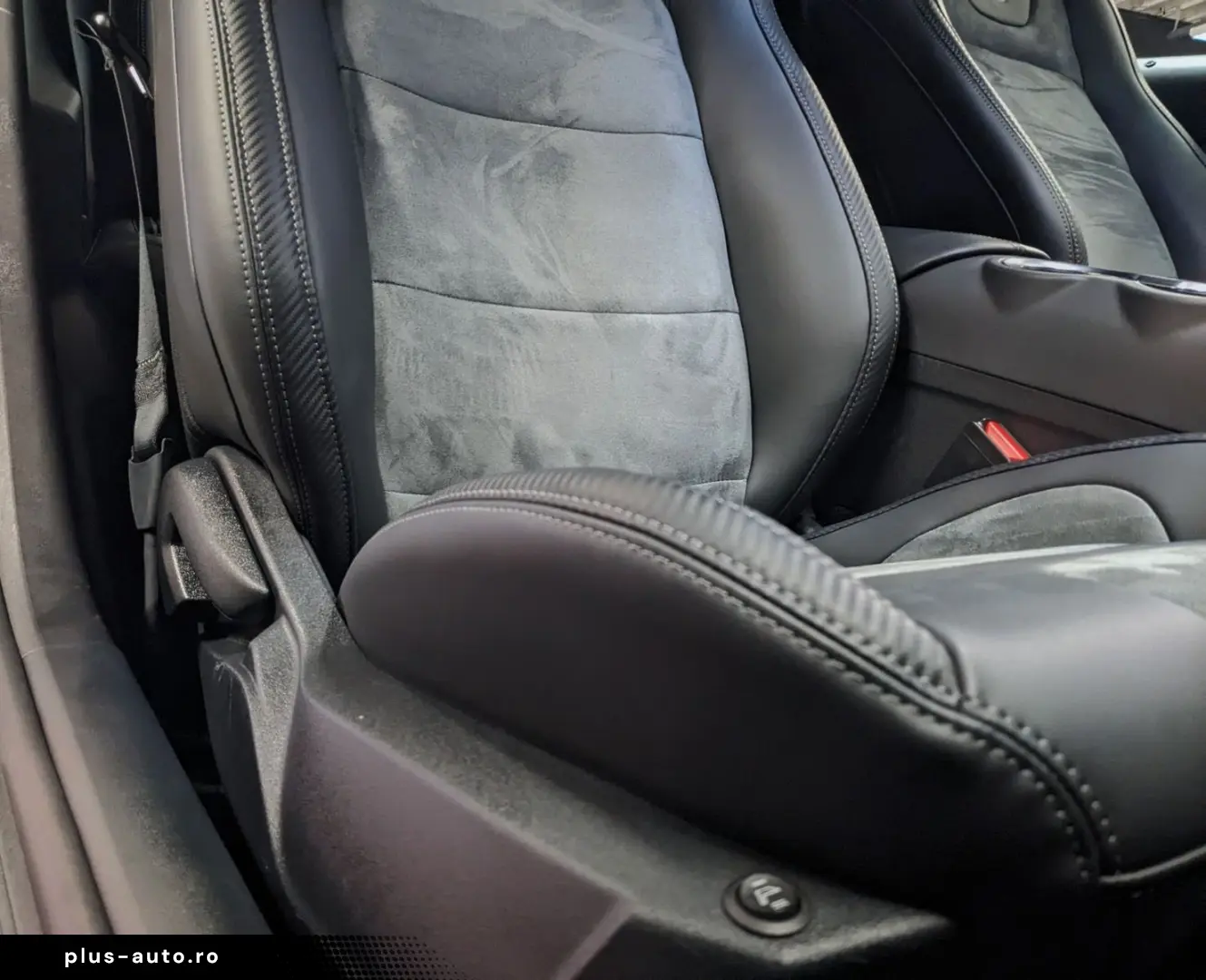 FORD Mustang Dark Horse S650