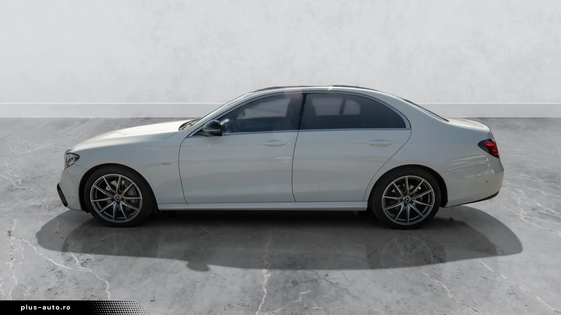 Mercedes-Benz E 200 AMG LINE