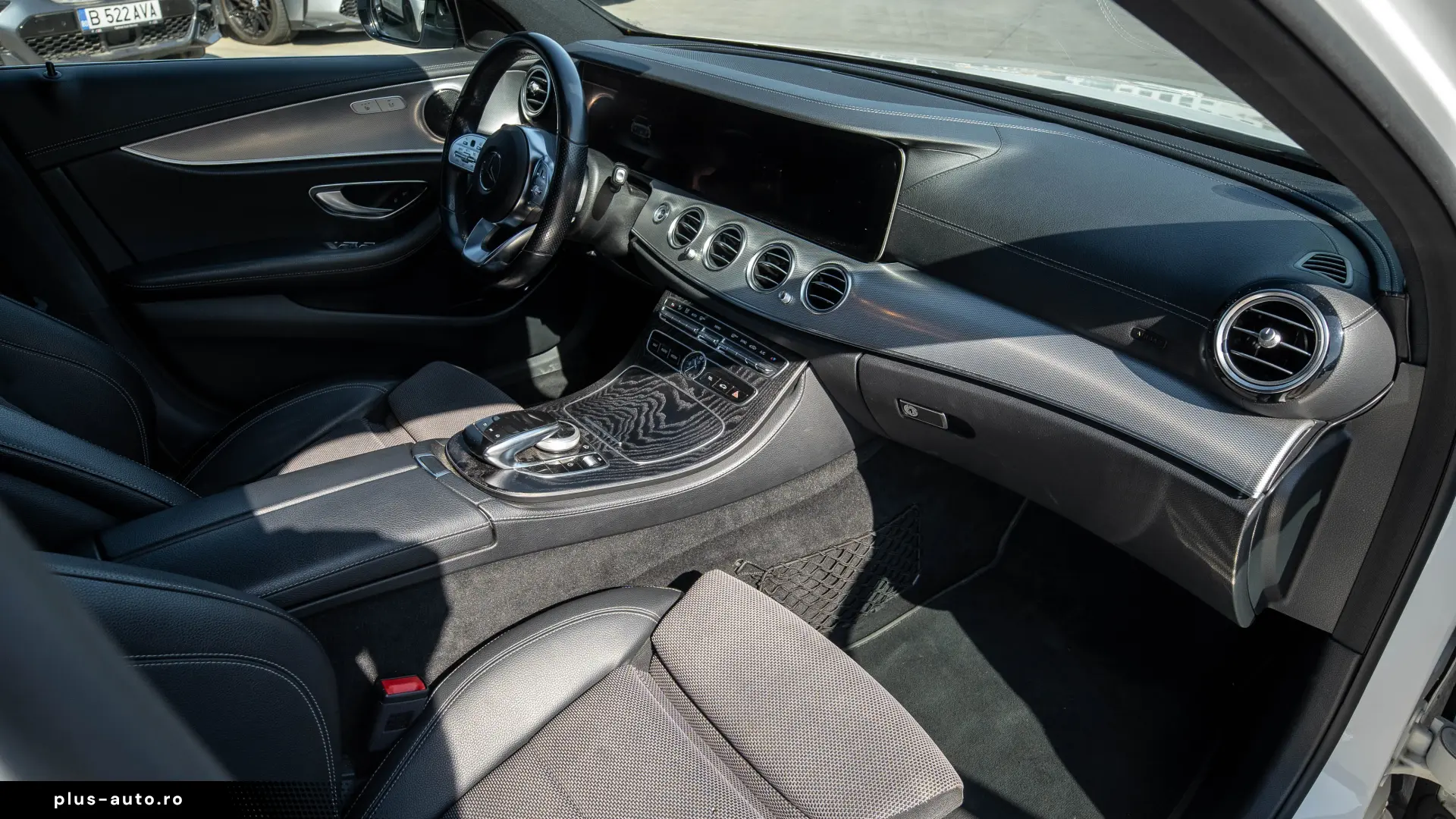 Mercedes-Benz E 200 AMG LINE