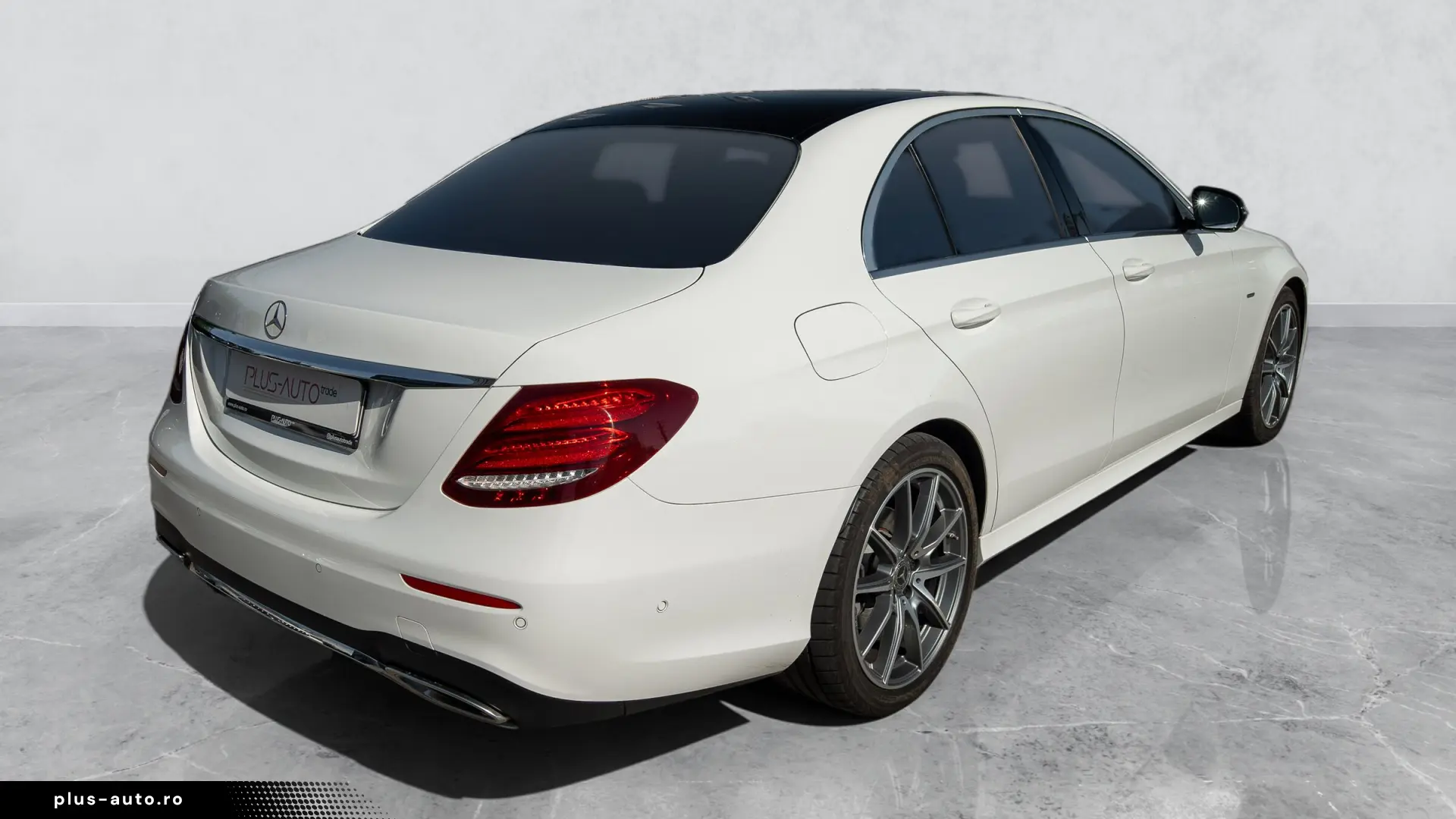 Mercedes-Benz E 200 AMG LINE