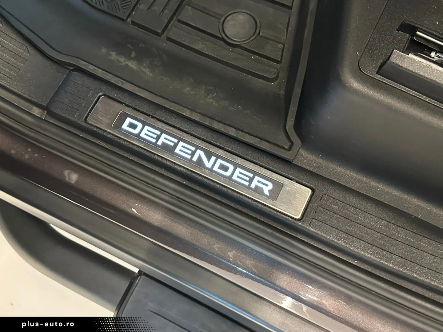LAND ROVER Defender 4.4 P635 110  OCTA