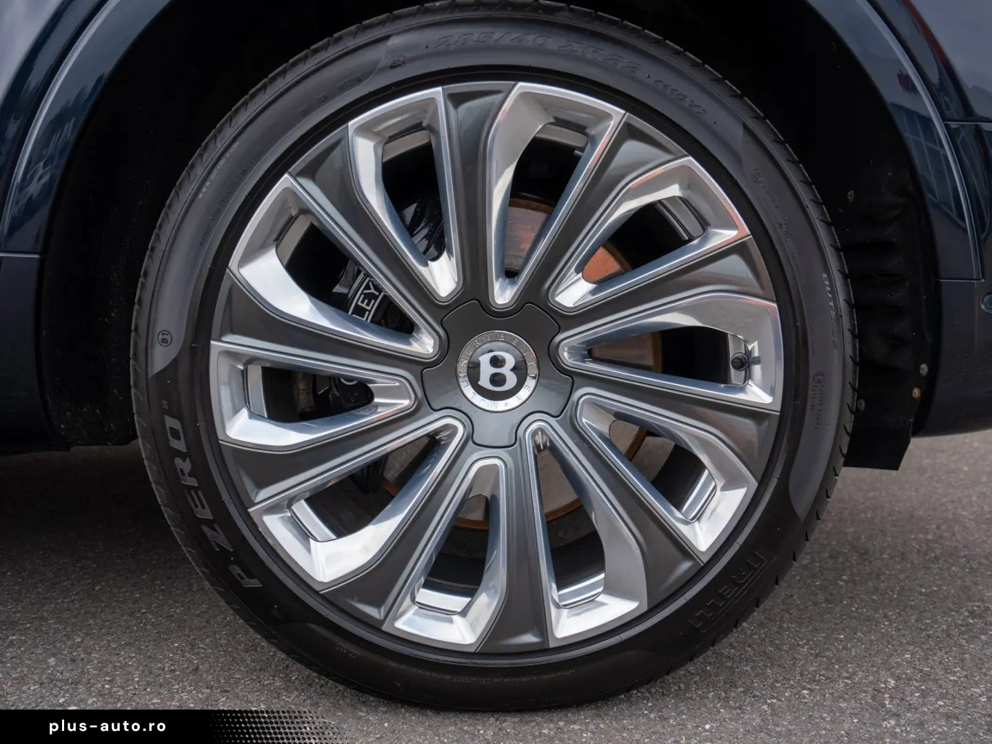 BENTLEY Bentayga EWB Mulliner V8