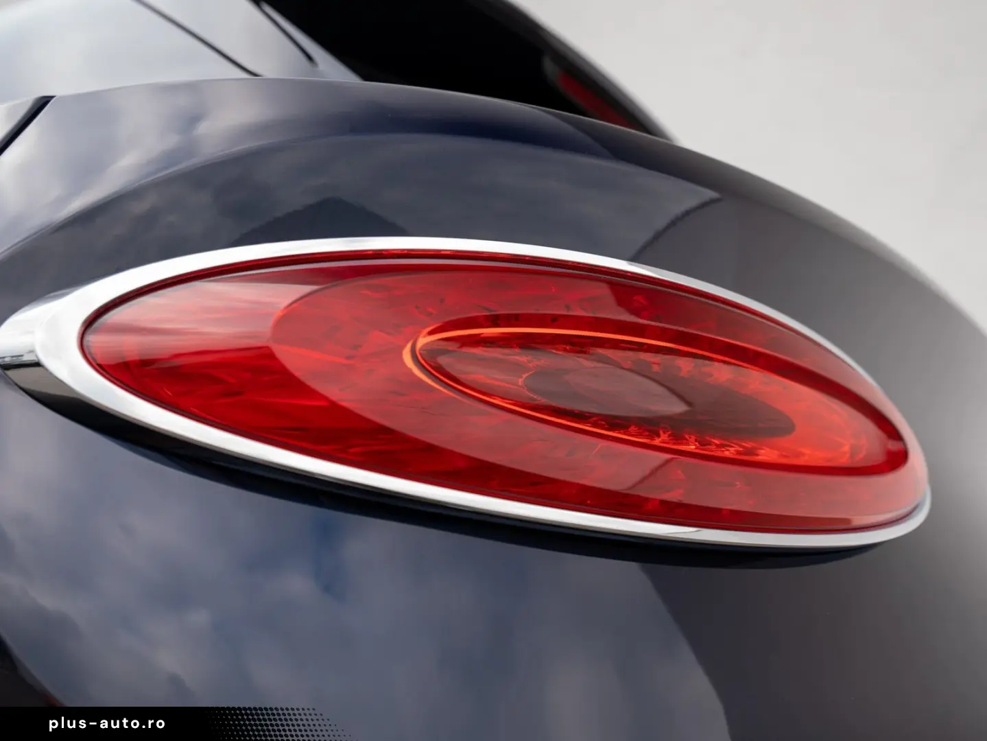 BENTLEY Bentayga EWB Mulliner V8