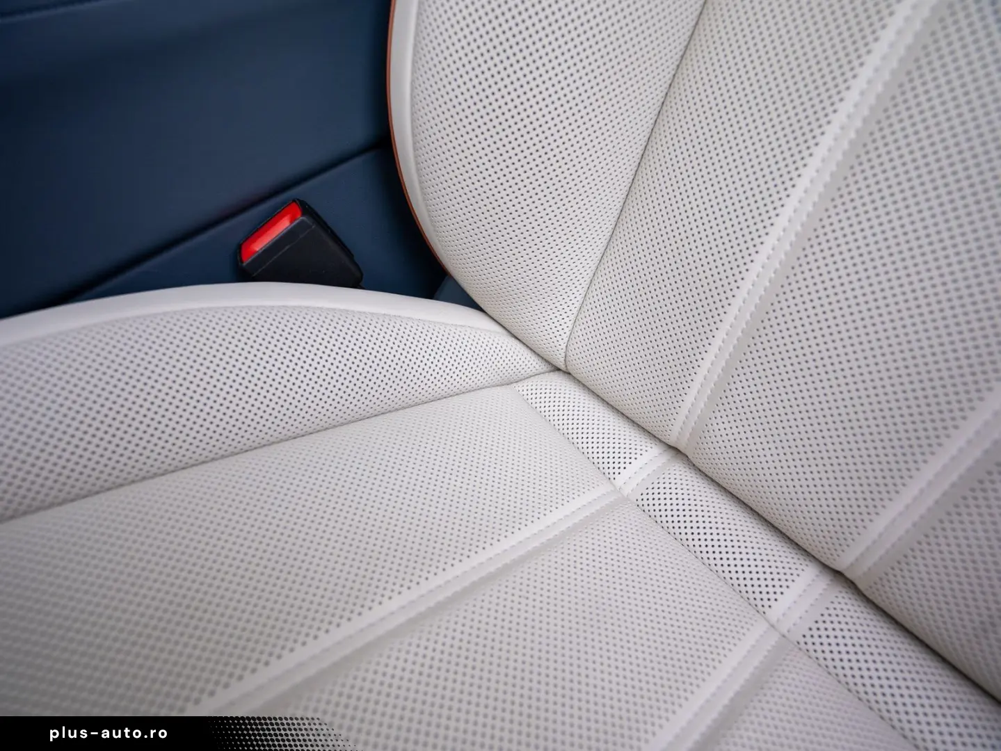 BENTLEY Bentayga EWB Mulliner V8