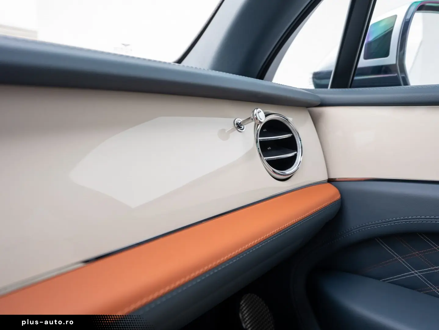 BENTLEY Bentayga EWB Mulliner V8