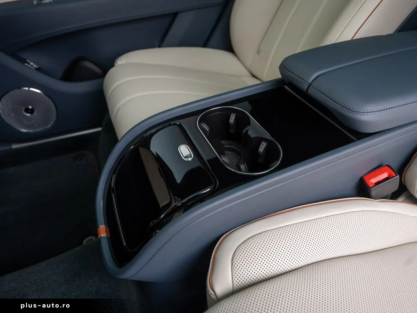 BENTLEY Bentayga EWB Mulliner V8