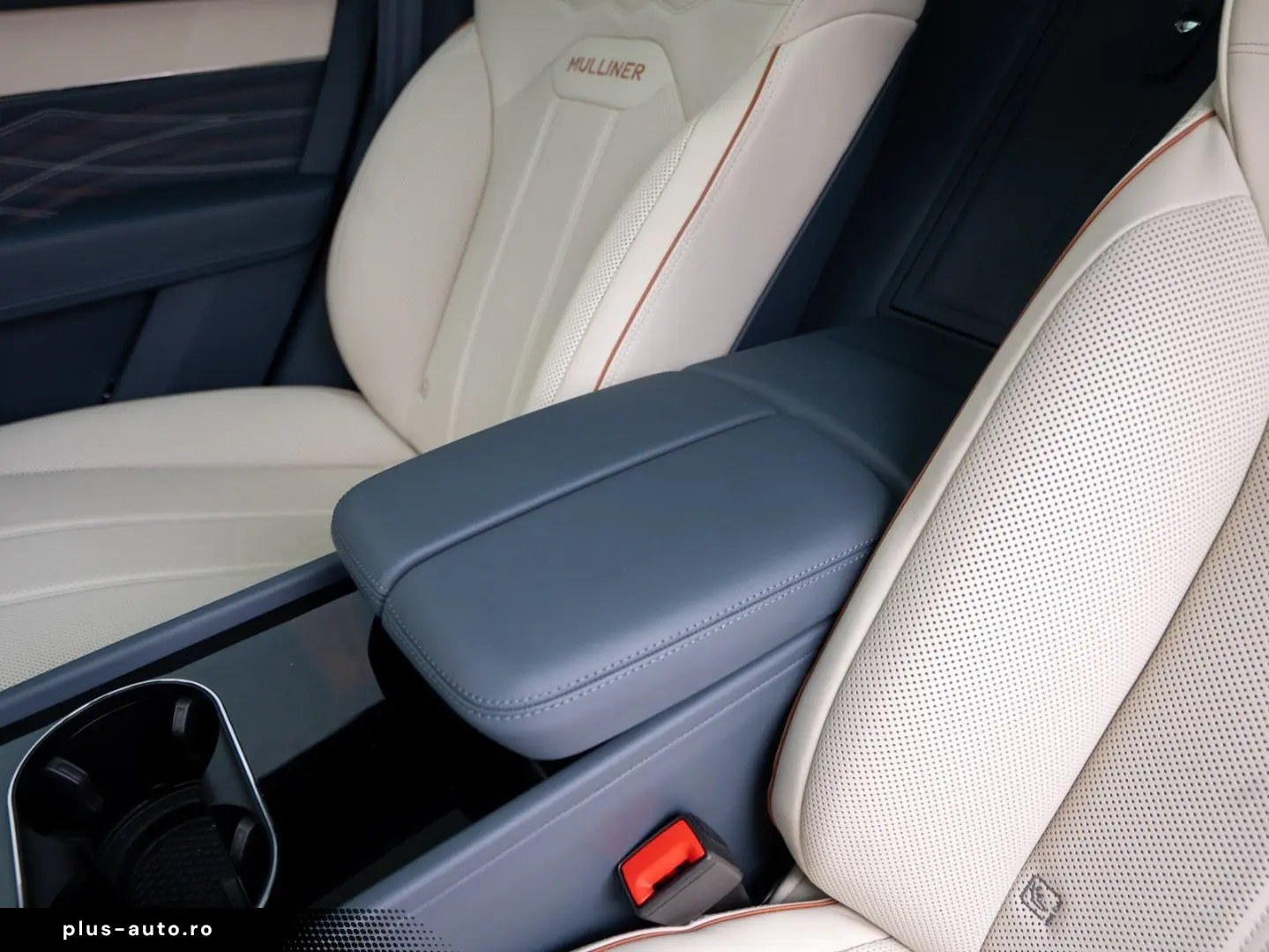 BENTLEY Bentayga EWB Mulliner V8