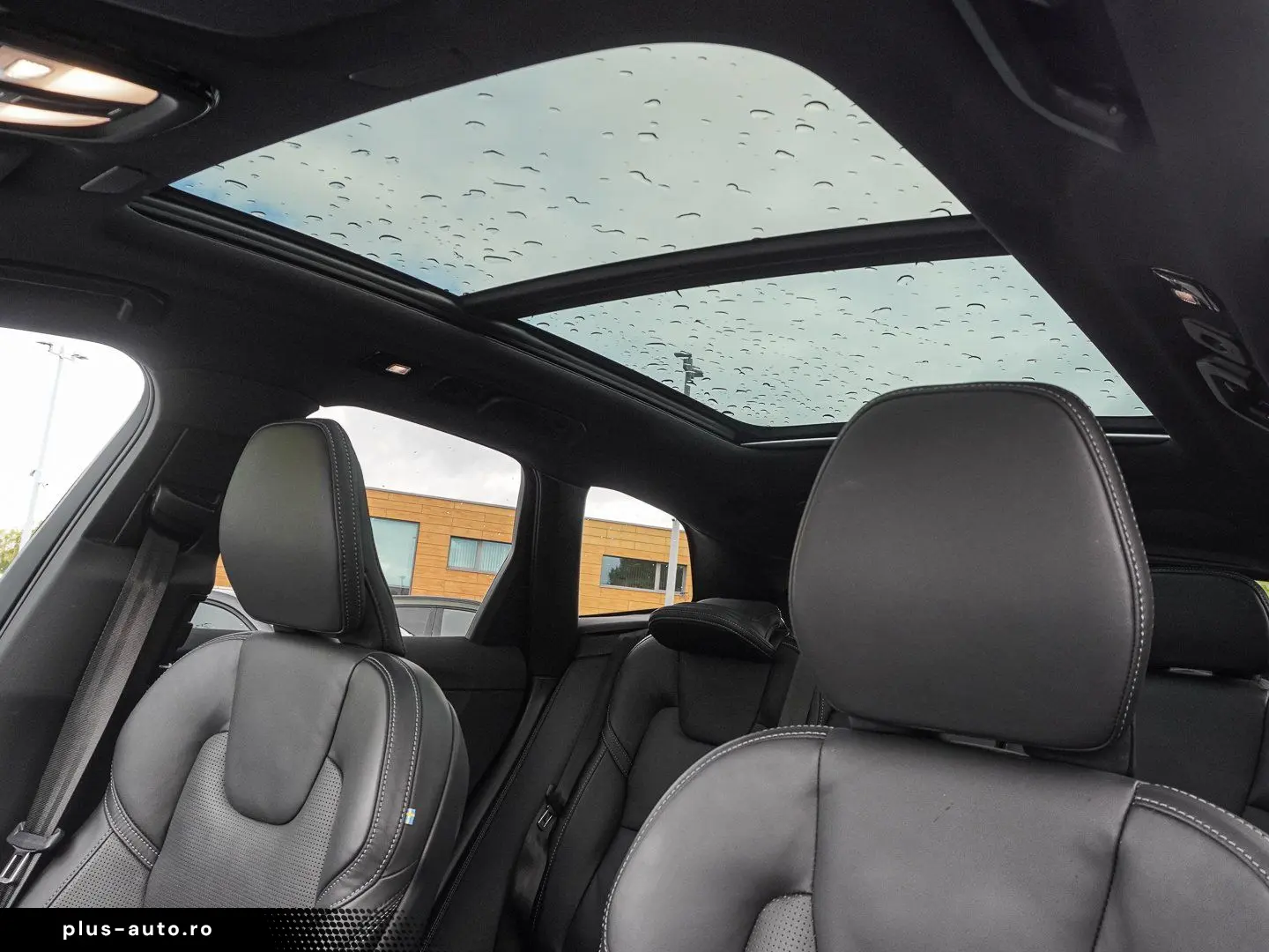 VOLVO XC60 T8 AWD Black Edition Ultra Plug-in Hybrid