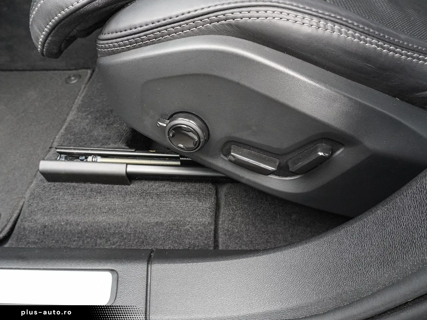 VOLVO XC60 T8 AWD Black Edition Ultra Plug-in Hybrid