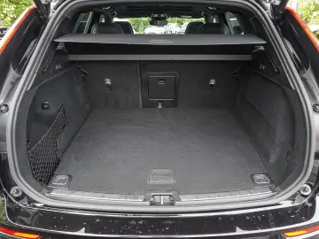 VOLVO XC60 T8 AWD Black Edition Ultra Plug-in Hybrid