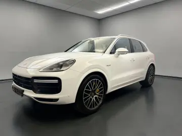 PORSCHE Cayenne Turbo S E-Hybrid INNO NACHTSICHT SITZKLI