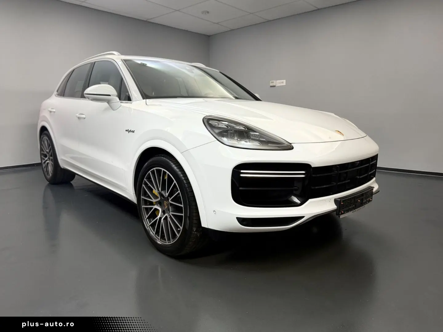 PORSCHE Cayenne Turbo S E-Hybrid INNO NACHTSICHT SITZKLI