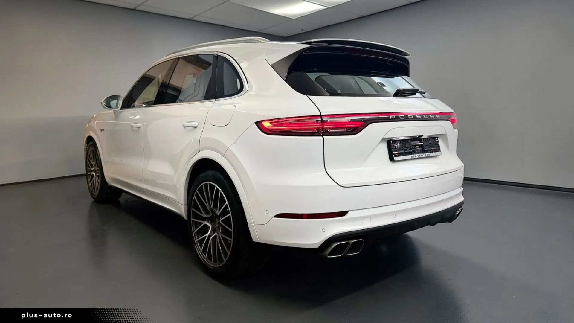 PORSCHE Cayenne Turbo S E-Hybrid INNO NACHTSICHT SITZKLI