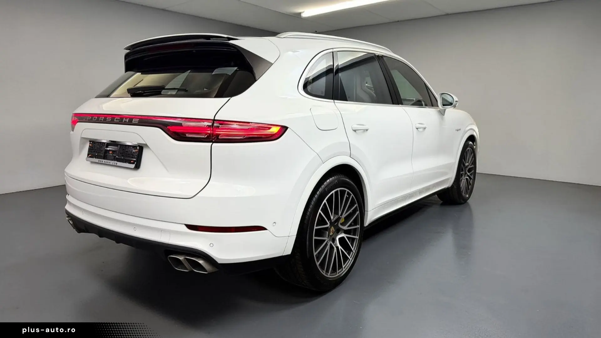 PORSCHE Cayenne Turbo S E-Hybrid INNO NACHTSICHT SITZKLI