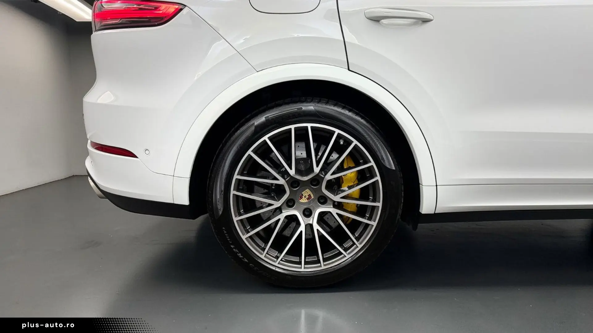 PORSCHE Cayenne Turbo S E-Hybrid INNO NACHTSICHT SITZKLI