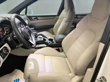 PORSCHE Cayenne Turbo S E-Hybrid INNO NACHTSICHT SITZKLI