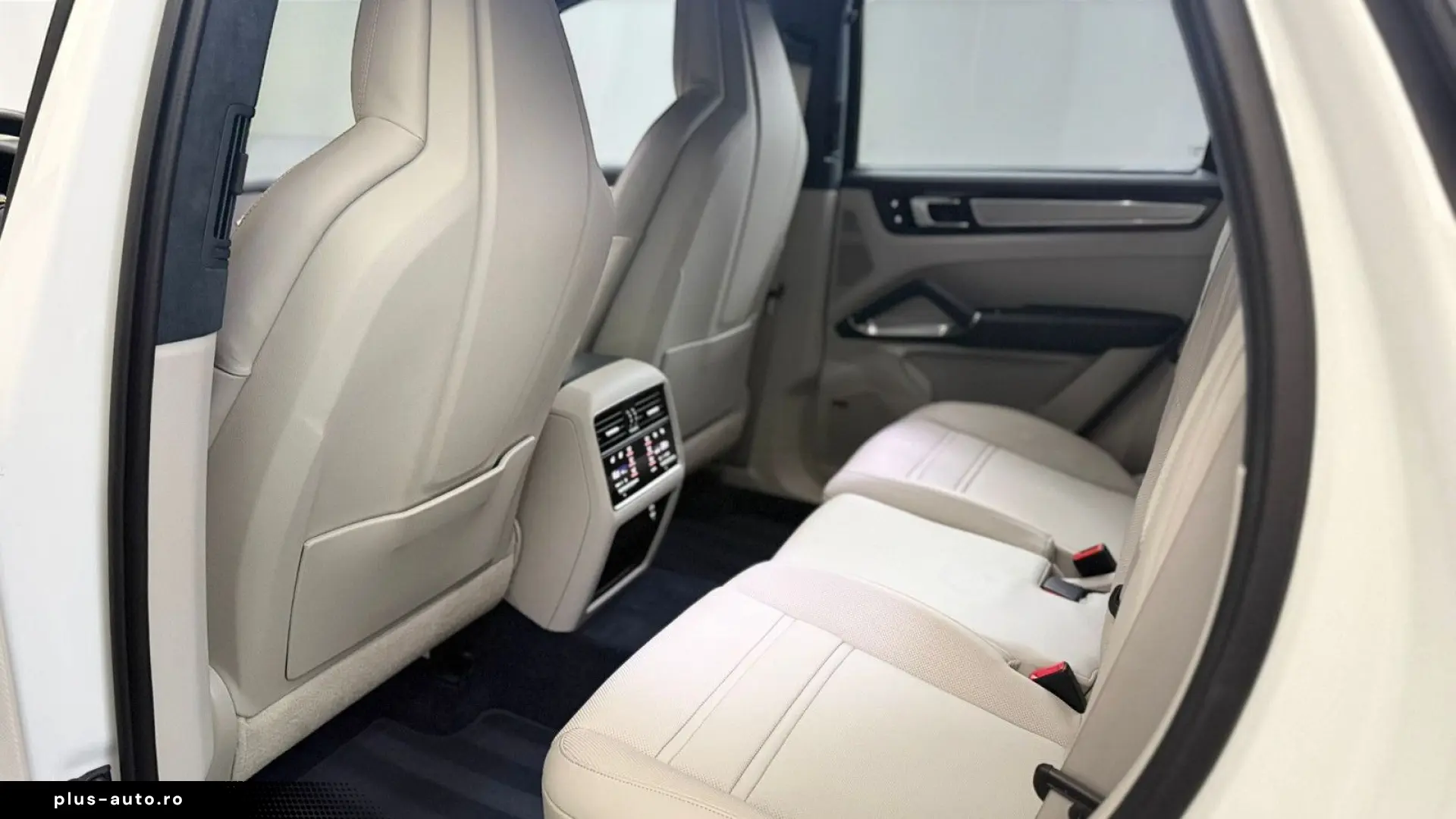 PORSCHE Cayenne Turbo S E-Hybrid INNO NACHTSICHT SITZKLI