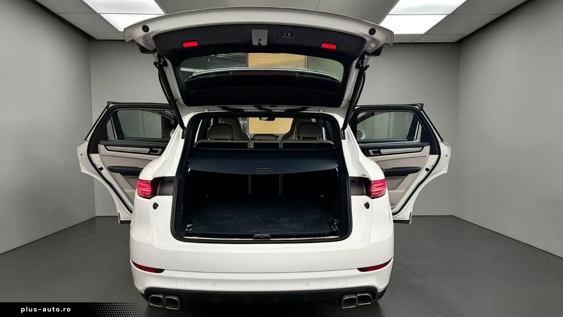 PORSCHE Cayenne Turbo S E-Hybrid INNO NACHTSICHT SITZKLI