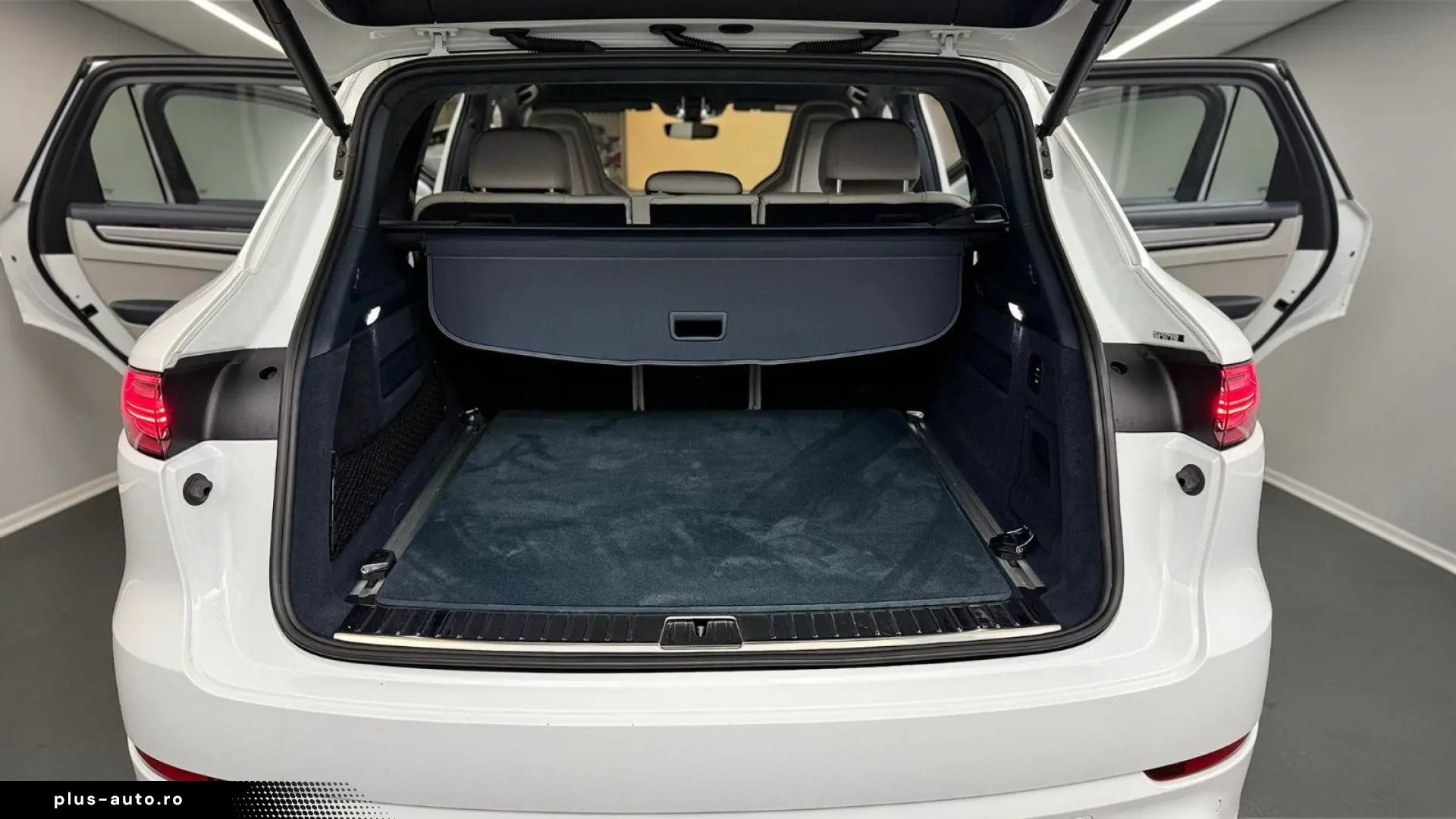 PORSCHE Cayenne Turbo S E-Hybrid INNO NACHTSICHT SITZKLI
