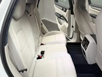 PORSCHE Cayenne Turbo S E-Hybrid INNO NACHTSICHT SITZKLI
