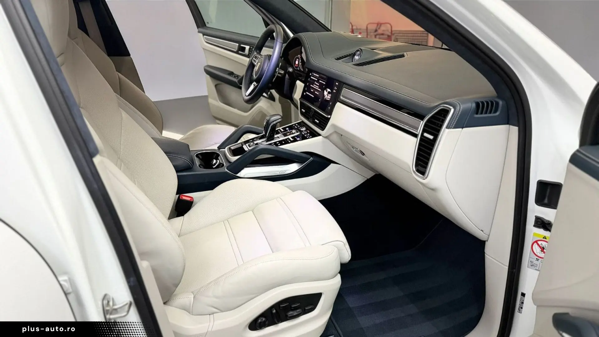 PORSCHE Cayenne Turbo S E-Hybrid INNO NACHTSICHT SITZKLI