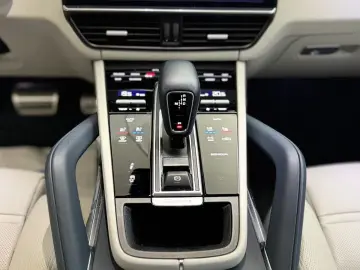 PORSCHE Cayenne Turbo S E-Hybrid INNO NACHTSICHT SITZKLI