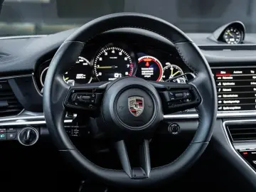 PORSCHE Panamera 4 E-Hybrid Plat. Edition-PCCB-HA-Inno
