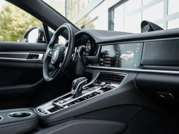 PORSCHE Panamera 4 E-Hybrid Plat. Edition-PCCB-HA-Inno