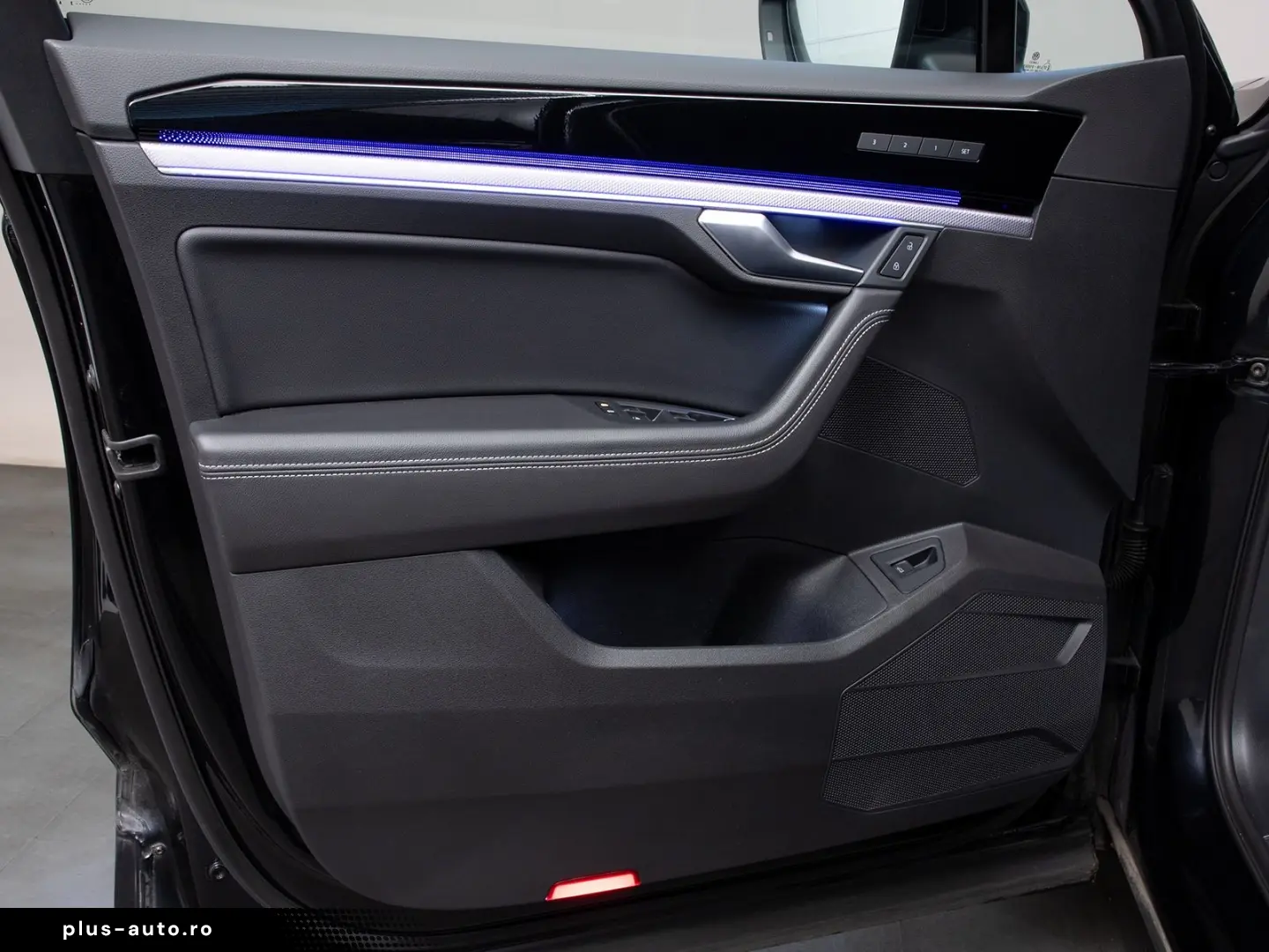 VW Touareg R-Line DYN Matrix 360 StandH.ACC Leder