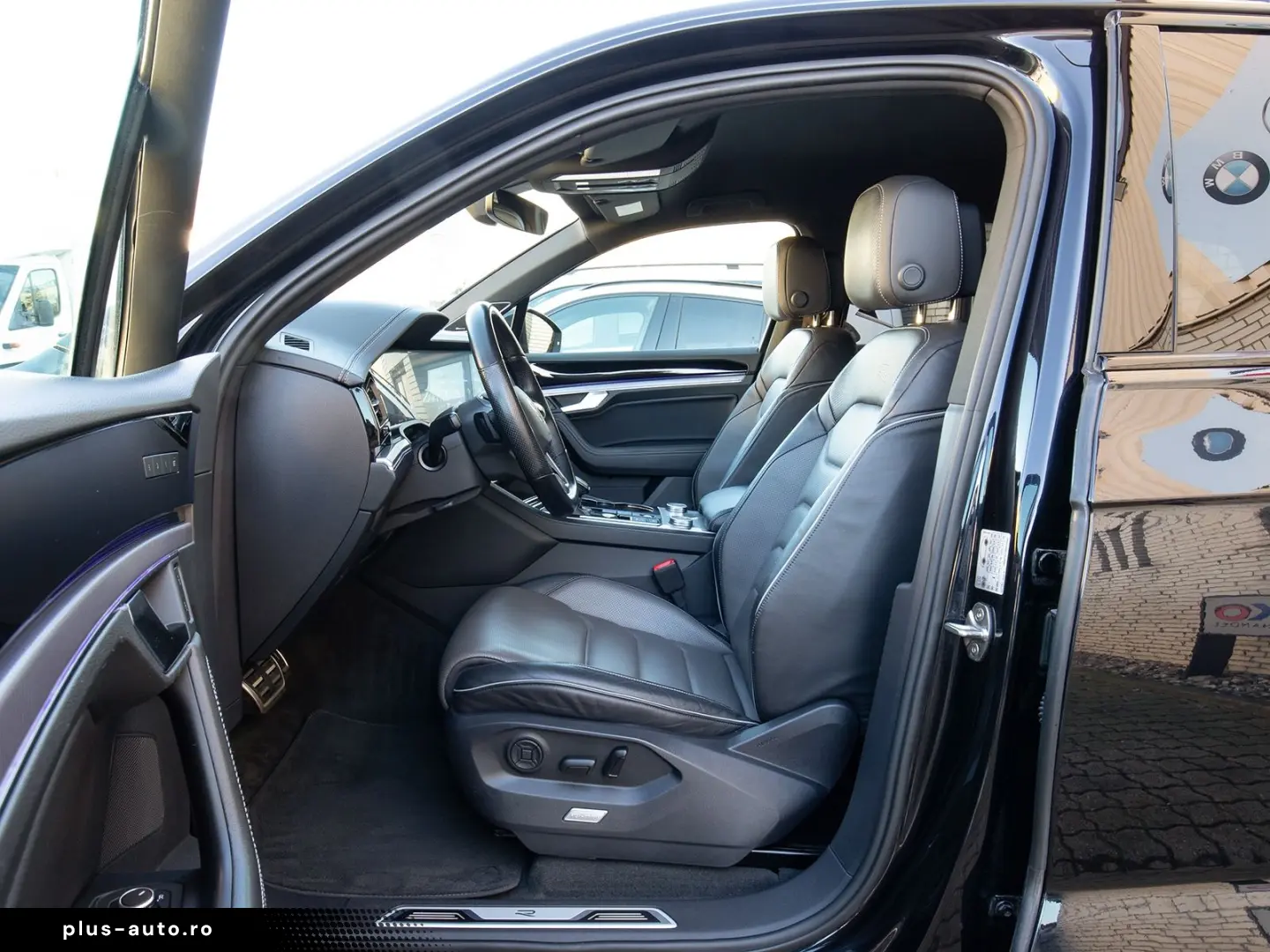 VW Touareg R-Line DYN Matrix 360 StandH.ACC Leder