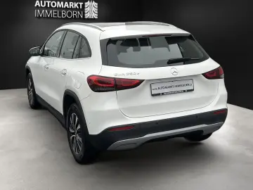 MERCEDES-BENZ GLA 250 e hybdrid