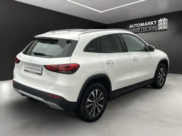 MERCEDES-BENZ GLA 250 e hybdrid