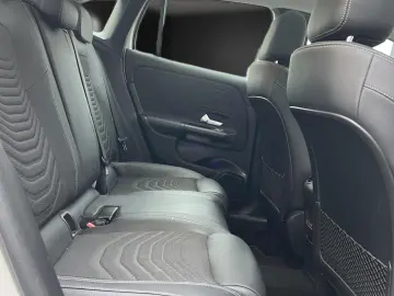 MERCEDES-BENZ GLA 250 e hybdrid