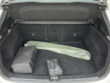 MERCEDES-BENZ GLA 250 e hybdrid