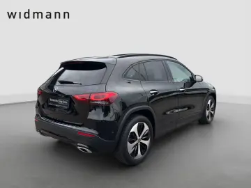 MERCEDES-BENZ GLA 180