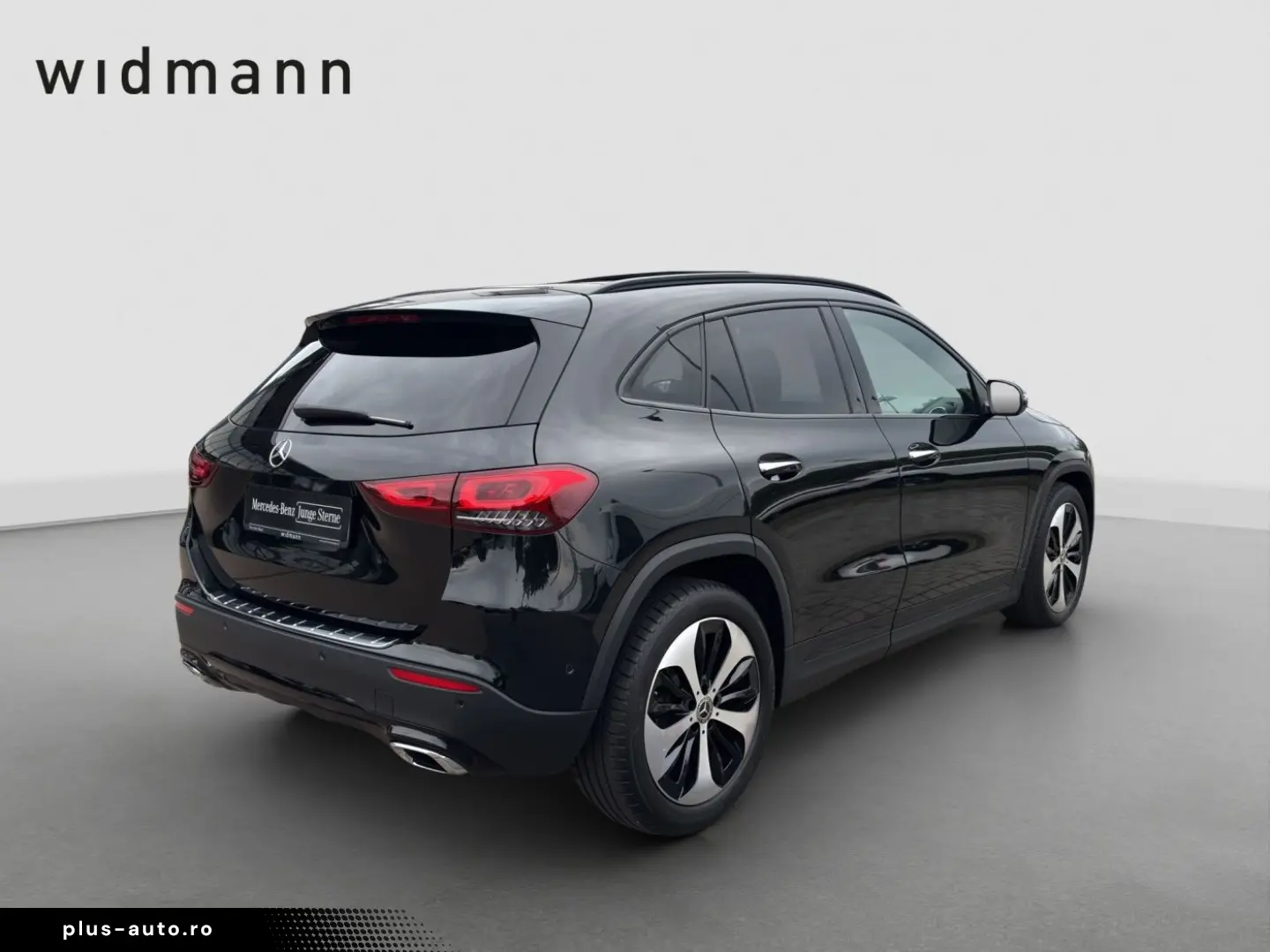MERCEDES-BENZ GLA 180