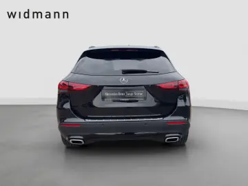 MERCEDES-BENZ GLA 180