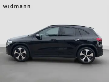 MERCEDES-BENZ GLA 180