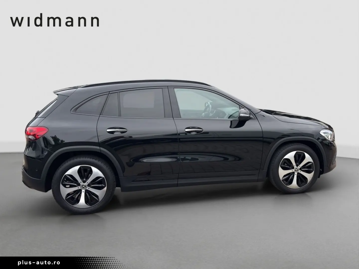 MERCEDES-BENZ GLA 180