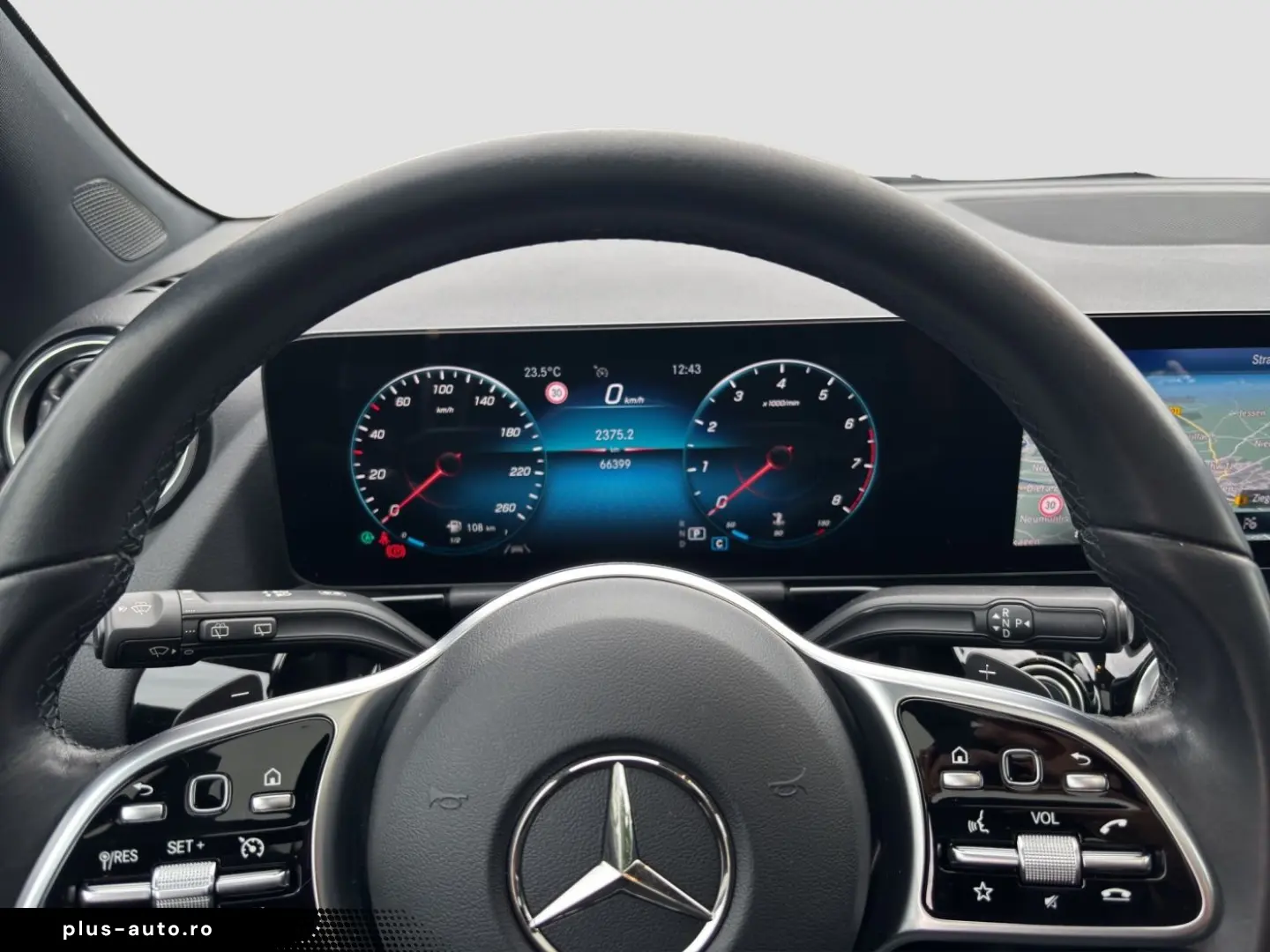 MERCEDES-BENZ GLA 180