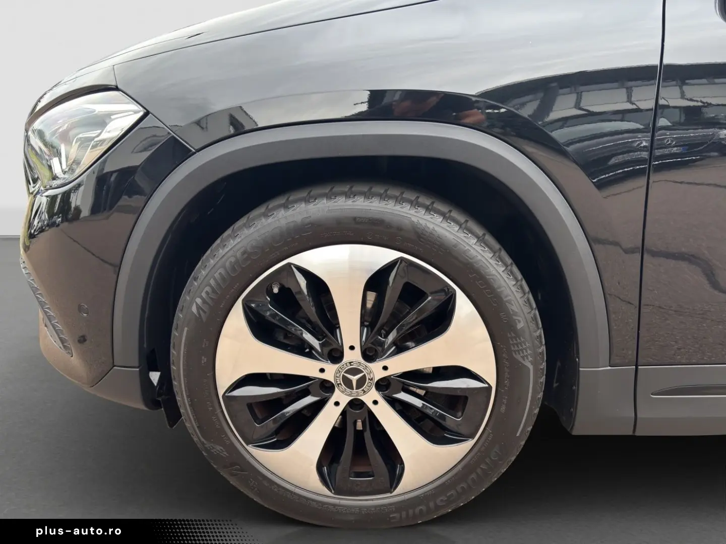 MERCEDES-BENZ GLA 180