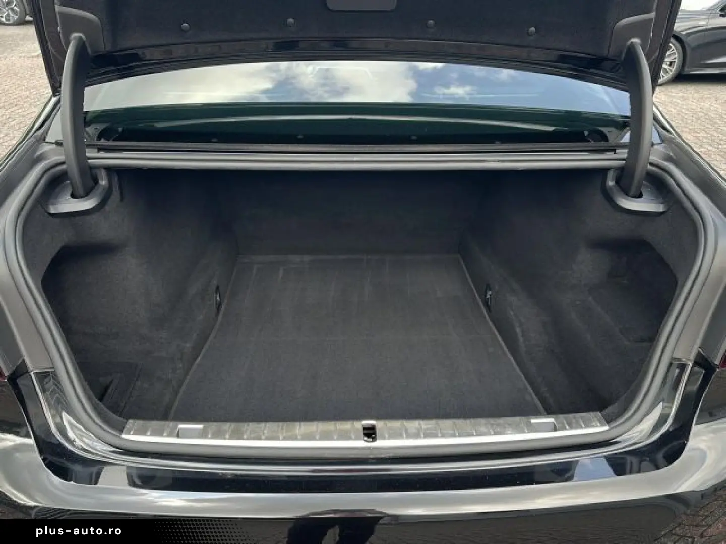 BMW 740 d xDrive Leder Navi HUD StHz Klima Laserlich